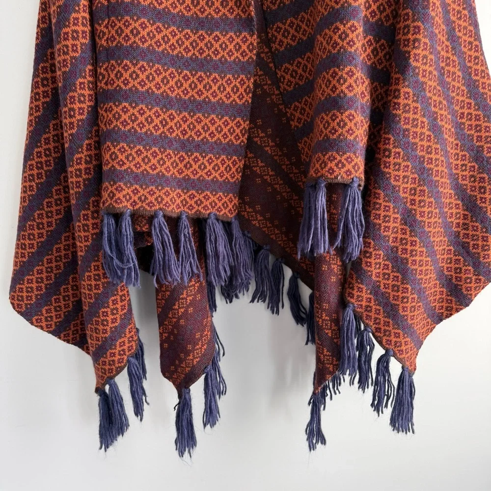Free People Trekker Tassel Ruana Wrap Poncho Knitted Boho Bohemian Western Aztec